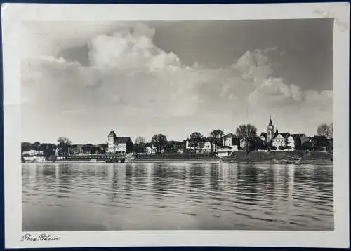 [Echtfotokarte schwarz/weiß] AK Porz am Rhein, 1954, frankiert mit Mi.Nr.153 und Notopfer, gelaufen mit Poststempel vom 13.10.1952 von Porz a.Rhein nach Biberach. Karte ist an den oberen Ecken leicht bestoßen (siehe Scan), ansonsten sehr gut erhalten. 