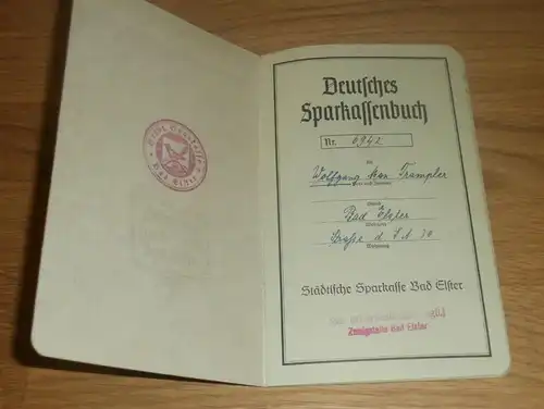 altes Sparbuch Bad Elster , 1943 - 1945 , Wolfgang Max Trampler , Straße der SA , Sparkasse , Bank !!!