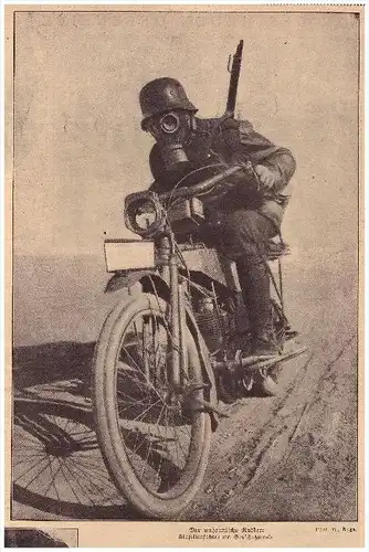 original Zeitungsausschnitt - 1918 - Stafettenfahrer mit Gasmaske , großes Foto , Motorrad , Oldtimer , NSU , Ardie  !!!