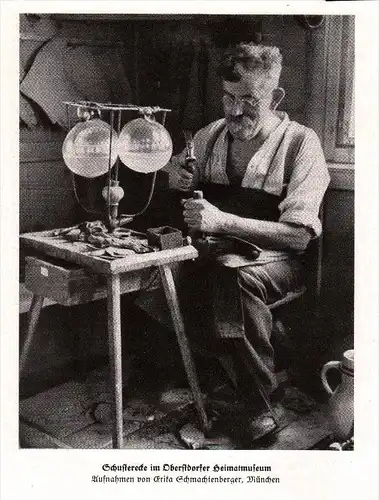 original Zeitungsausschnitt - 1942 - Schuster im Heimatmuseum in Oberstdorf , Museum !!!