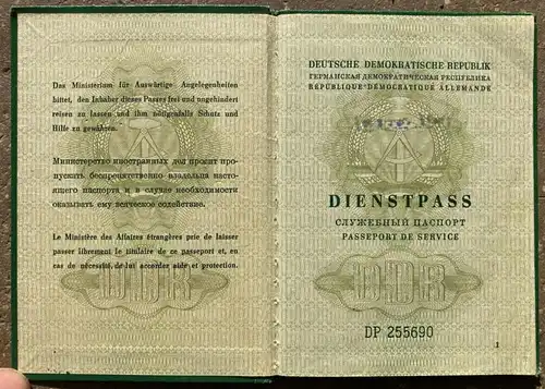 Dienstpass / Ausweis DDR 1984 , Sigrid Prokop , Regierung , service passport east Germany East Berlin stamps , Stasi !!!