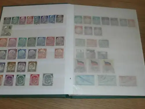 Briefmarkenalbum DDR , über 30 Seiten , Briefmarken !!!