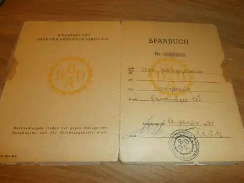 altes Sparbuch Magdeburg , 1943 - 1945 , Olga Jendrzjowski in Magdeburg , Sparkasse , Bank !!!