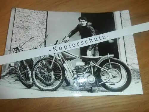 Speedway Neubrandenburg / Güstrow 70/80er Jahre , JAWA Rennfahrer , DDR , altes Foto ca. 180 x 130 mm !!!