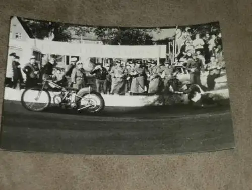 Speedway im Paul Greifzu Stadion Stralsund 70er Jahre , DDR , Sturz , altes Foto ca. 145 x 100 mm !!!