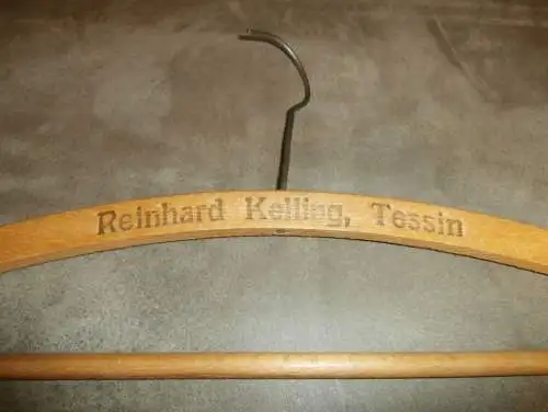 Richard Kelling in Tessin i. Mecklenburg , uralter Kleiderbügel , Bügel , Mode !!!