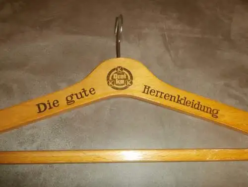 Karstadt in Stettin i. Pommern , Breitestrasse , uralter Kleiderbügel , Bügel , Mode !!!