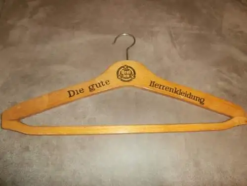 Karstadt in Stettin i. Pommern , Breitestrasse , uralter Kleiderbügel , Bügel , Mode !!!