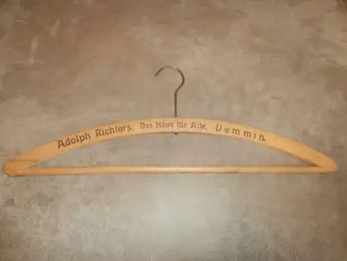 Haus für Alle , Adolph Richters in Demmin i. Mecklenburg , uralter Kleiderbügel , Bügel , Mode !!!