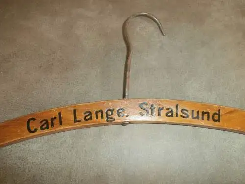 Carl Lange in Stralsund i. Mecklenburg , uralter Kleiderbügel , Bügel , Mode !!!