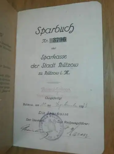 altes Sparbuch Bützow , 1933 - 1945 , Erika Vedona in Laase in Mecklenburg , Sparkasse , Bank  !!
