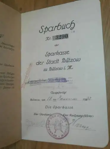 altes Sparbuch Bützow , 1932 - 1945 , Erika Vedona in Laase in Mecklenburg , Sparkasse , Bank  !!