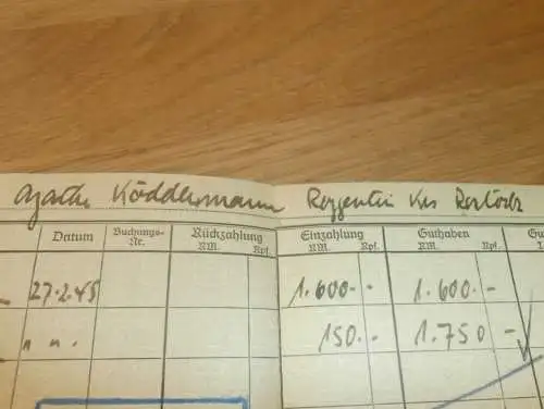 altes Sparbuch Rostock ,1945 , Gutssekretärin Agathe Köddermann in Roggentin i. Mecklenburg , Sparkasse , Bank !