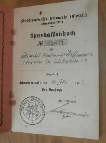 altes Sparbuch Schwerin , 1945 - 1946 , Feldwebel Waldemar Hoffmann in Schwerin i. Mecklenburg , Sparkasse !!