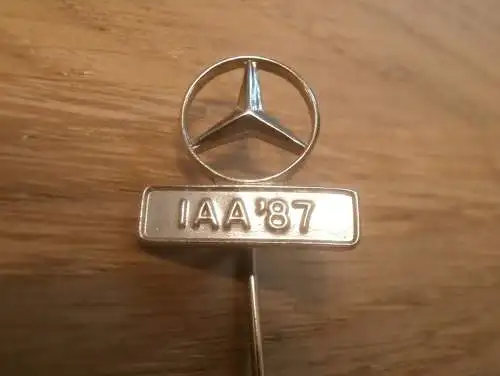 alter Anstecker / Abzeichen , MERCEDES IAA 1987 , Oldtimer , Automobile , Badge , Pin !!!