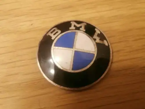 alte BMW Plakette , Email , Badge , Abzeichen , Durchmesser ca. 2 cm !!!