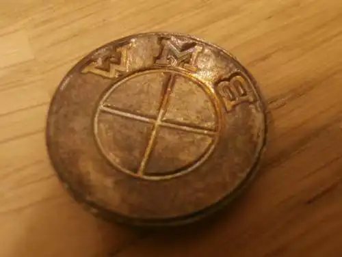 alte BMW Plakette , Email , Badge , Abzeichen , Durchmesser ca. 2 cm !!!
