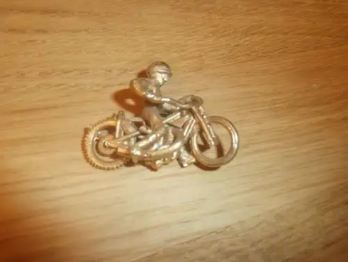 Modell Speedway aus Metall / Messing (?) , 50er Jahre? vergoldet, Jawa , Modelle , Motorsport , Rennsport !! ca. 38x30mm