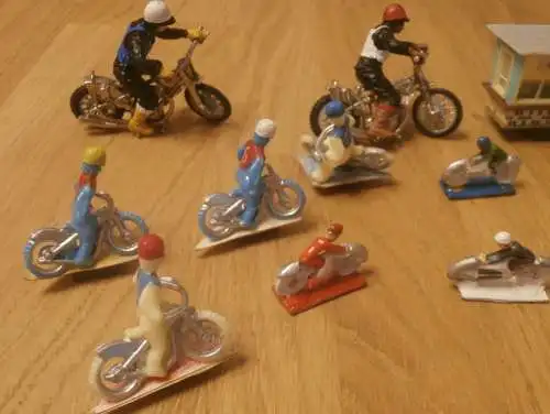 Spielzeug - alte Speedway Motorräder , Spielfiguren mit Sprecherkabine , Jawa , Modelle ,  Motorsport , Rennsport !!