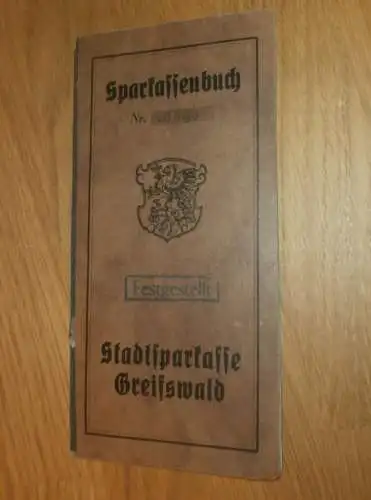 altes Sparbuch Greifswald , 1943 - 1944 , Referendar Hermann Zerahn in Sauzin b. Wolgast i. Mecklenburg , Sparkasse !!