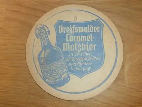 Greifswalder Bier , alter Bierdeckel , Brauerei Greifswald i. Mecklenburg , Rathaus mit Kirche , rar !!!