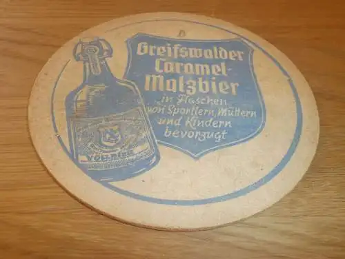 Greifswalder Bier , alter Bierdeckel , Brauerei Greifswald i. Mecklenburg , Rathaus mit Kirche , rar !!!