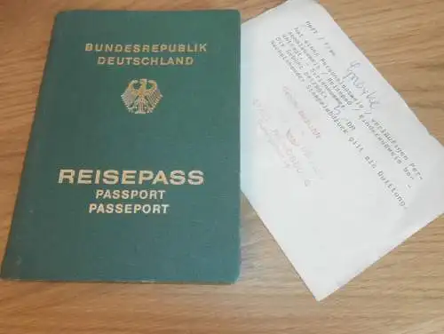Reisepass mit Visum Stempel DDR , Erna Gnoyke geb. Tuchel - Bodenwinkel b. Danzig in Pommern , Rendsburg 1987 !!!