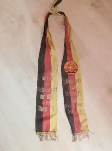 2. Platz DDR-Meisterschaft , Juni 1974 , Frankfurt a. Oder ,Siegerschleife Motorbootrennen , Motorboot , ADMV , Rennboot