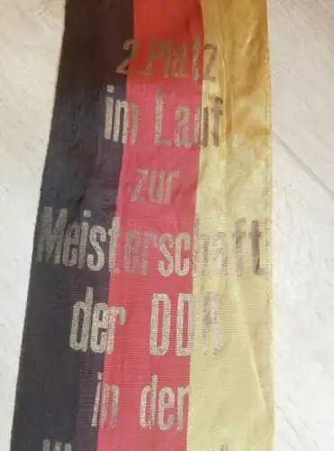 2. Platz DDR-Meisterschaft , Juni 1974 , Frankfurt a. Oder ,Siegerschleife Motorbootrennen , Motorboot , ADMV , Rennboot