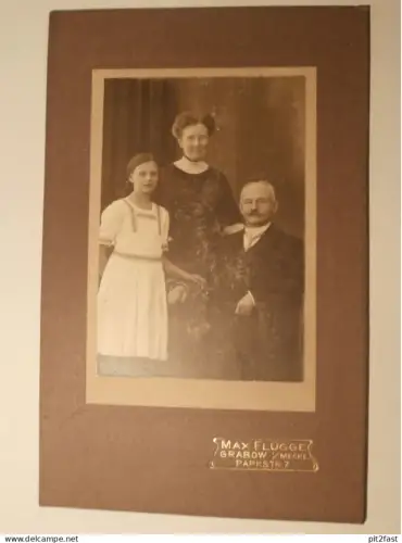 großes Kabinettfoto - Atelier Max Flügge in Grabow , Familie , Adel , Mecklenburg , CDV , Photographie , Kabinett