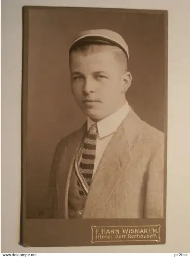 Student in Wismar i. Mecklenburg , ca. 1895 , CDV , Foto , Studentika , F. Hahn !!