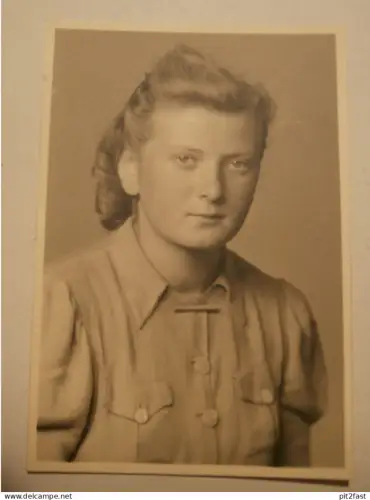 altes Foto - Maid , Portrait , F. Heuschkel in Schwerin i. Mecklenburg !!