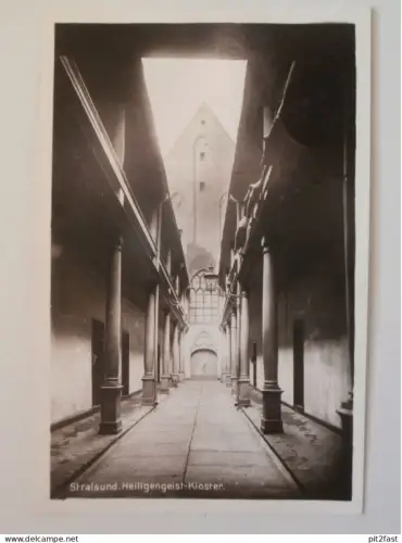 Stralsund i. Mecklenburg , 1943 , Heilgeist-Kloster , Ansichtskarte , AK !!
