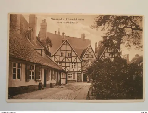 Stralsund i. Mecklenburg , ca. 1915 , Alte Giebelhäuser am Kloster , Ansichtskarte , AK !!