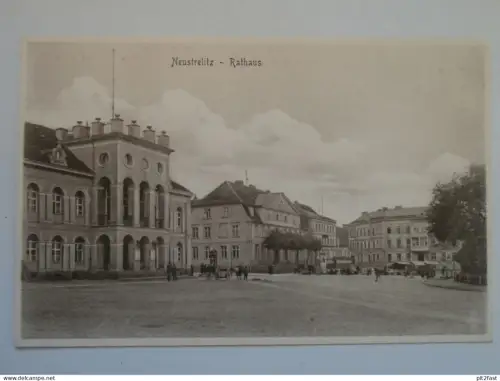 Neustrelitz i. Mecklenburg , ca. 1910 , Rathaus , Markt , Ansichtskarte , AK !!