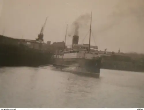 altes Foto , Schiff im Hafen von Dunkerque / Dünkirchen , ca. 1940  !!
