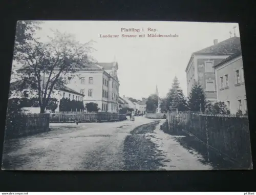 Plattling i. Bayern , 1922 , Landauer Strasse mit Schule , alte Ansichtskarte , AK , CPA !