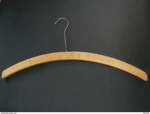 Rudolph Karstadt AG in Ludwigslust i. Mecklenburg , uralter Kleiderbügel , Bügel , Mode !!!