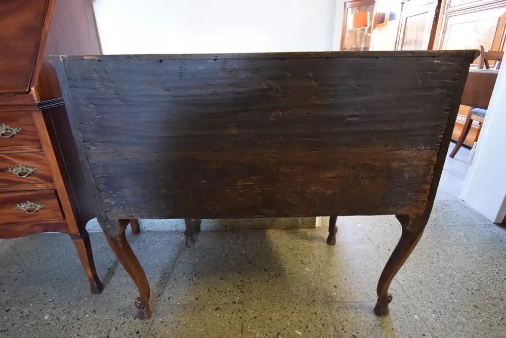 Barock-Kommode um 1750 Nussbaum  5