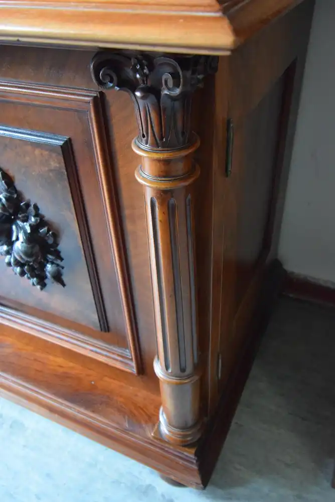 Anrichte mit Aufsatzvitrine Historismus um 1870 3