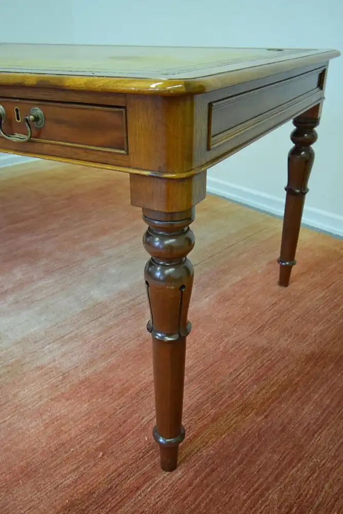 Schreibtisch viktorianischer Stil Bureau Plat Nussbaum/Mahagoni  2