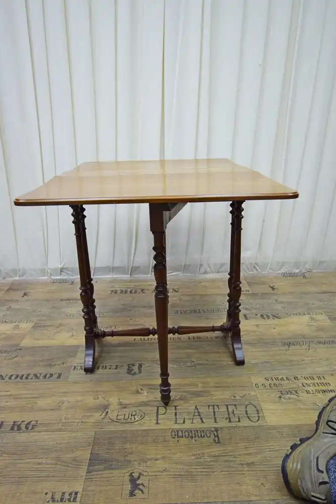 Klapptisch England um 1870 Mahagoni  1