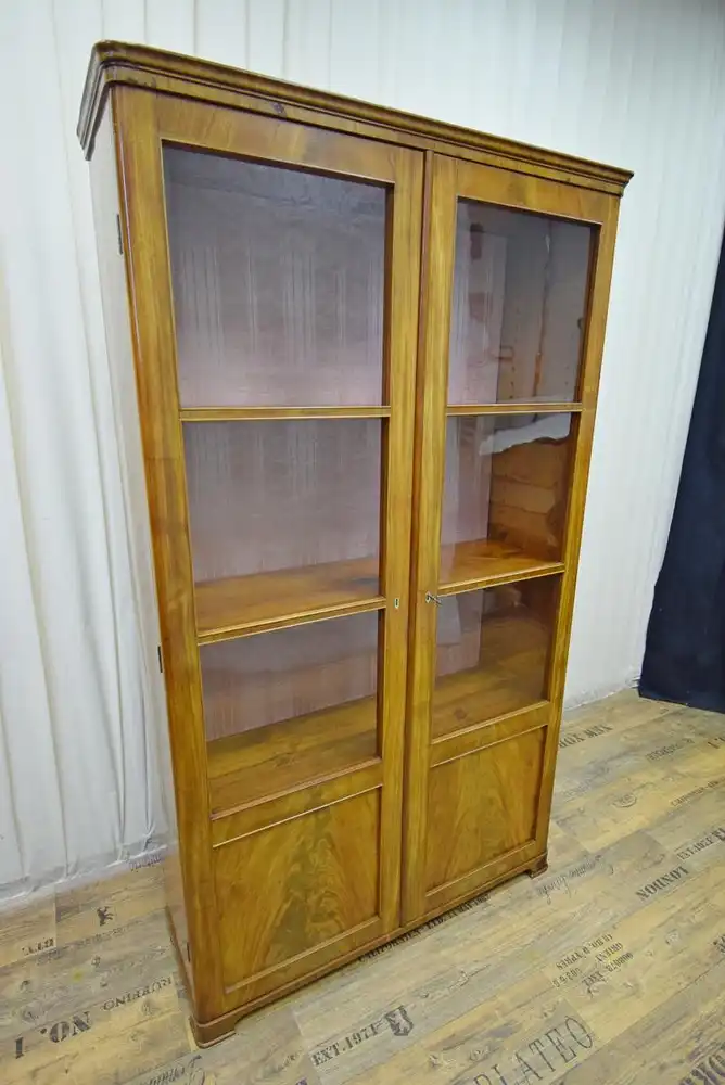 Vitrinen Schrank Biedermeier um 1830 Nussbaum  2