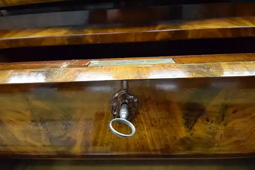 Kommode mit Spiegelaufsatz Biedermeier um 1840 Mahagoni 