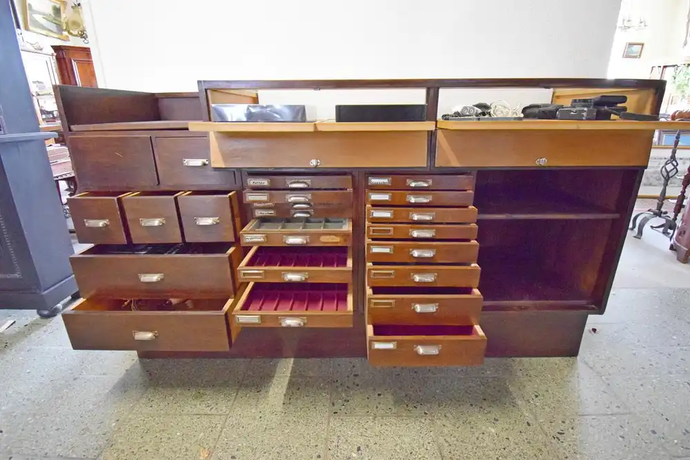 Ladentresen Juwelier um 1940/50 Nussbaum  2