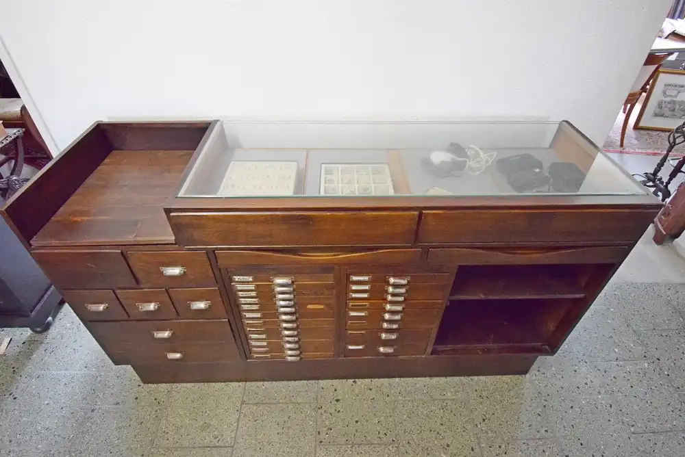 Ladentresen Juwelier um 1940/50 Nussbaum  5