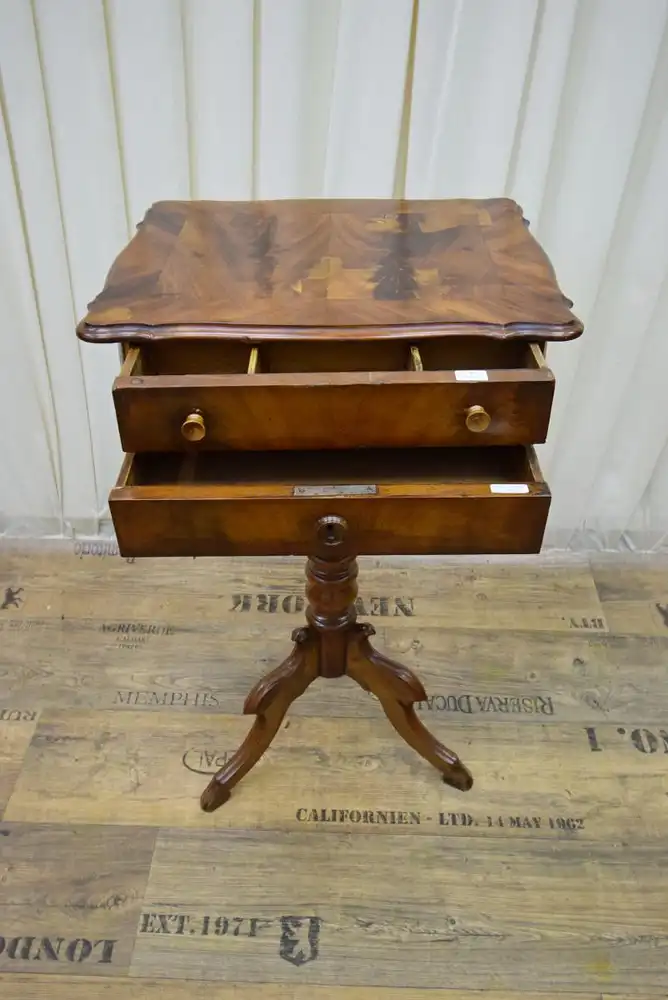 Beistelltisch um 1850 Mahagoni Schellack matt  1