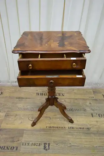 Beistelltisch um 1850 Mahagoni Schellack matt 