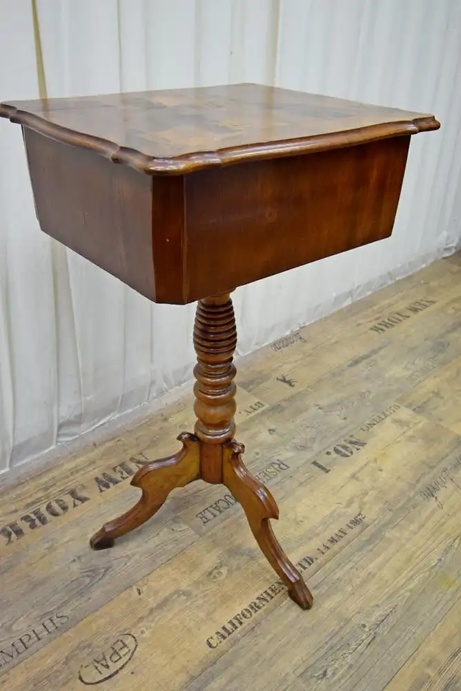 Beistelltisch um 1850 Mahagoni Schellack matt  5