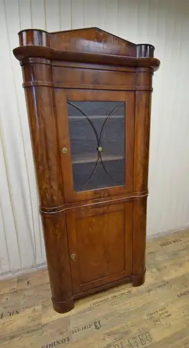 Eck-Vitrinen Schrank Biedermeier um 1825 zweiteilig Mahagoni